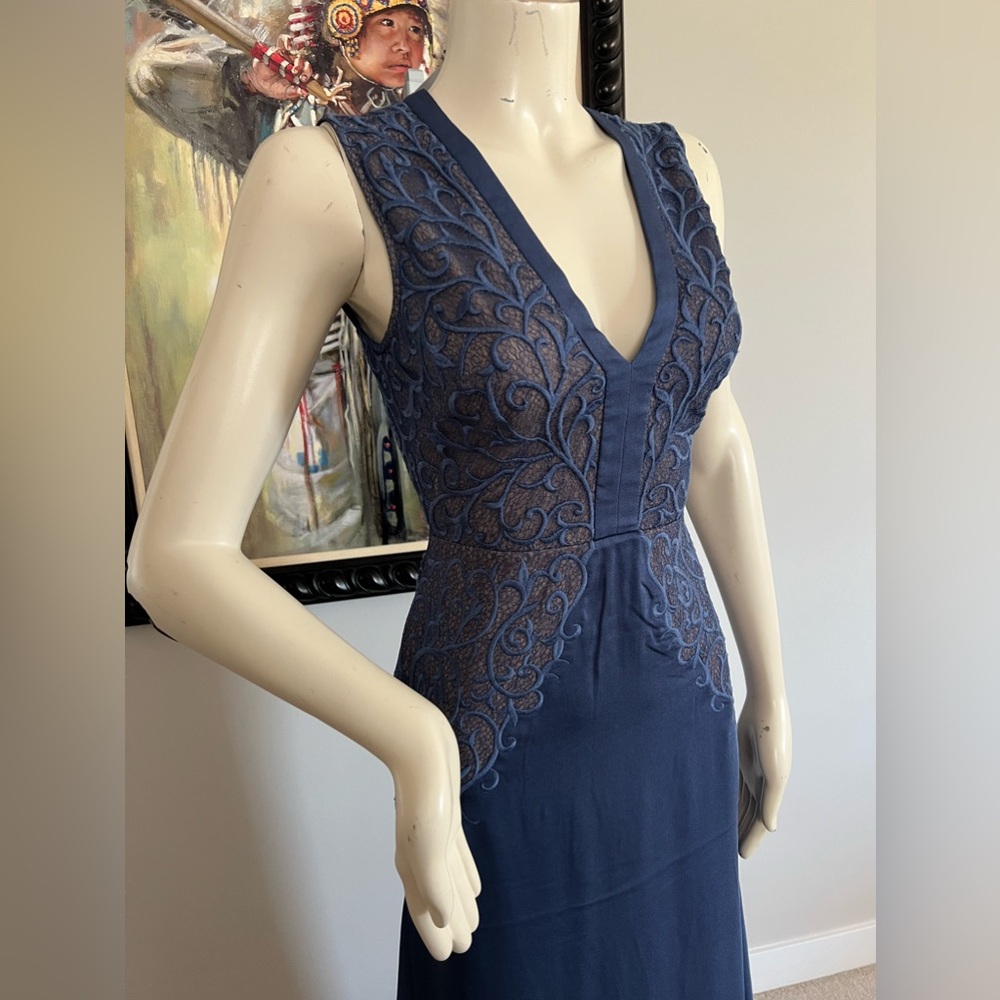 NWT BCBGMAXAZRIA Sleeveless Embroidered Lace Long Gown - Picture 11 of 14